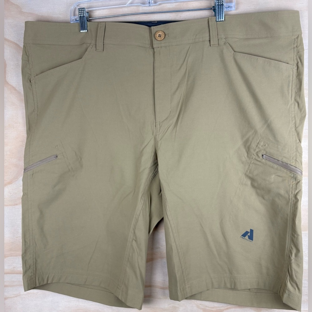 Eddie Bauer First Ascent Cargo Shorts Men Size T46 Beige Nylon Stretch Hiking